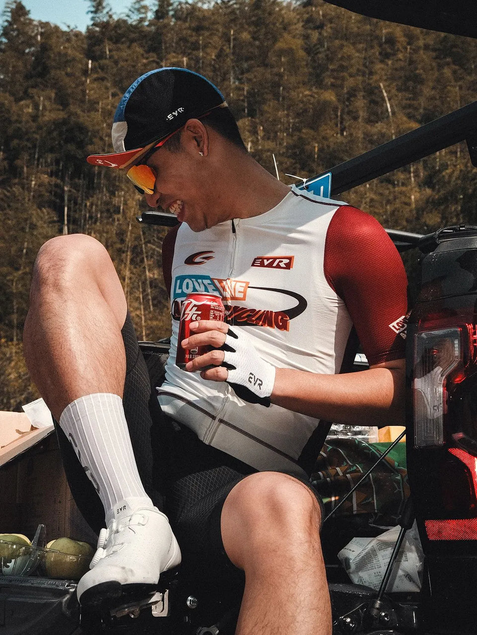 Cycling jersey prepared for a practical fit comparison