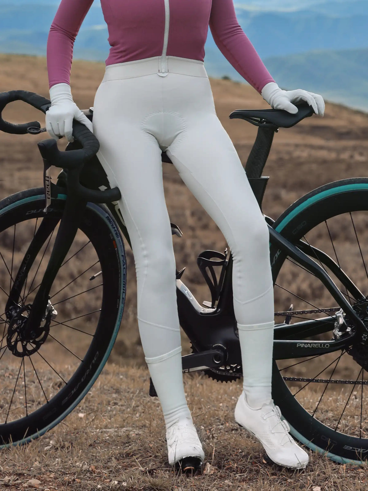 Basic thermal women’s bib tights t462 beige with brushed fleece lining and smooth form-fitting white cycling tights material