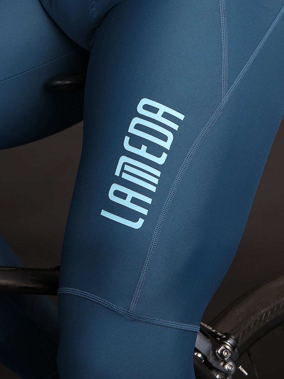 starlight-women-s-cycling-bib-tights-03