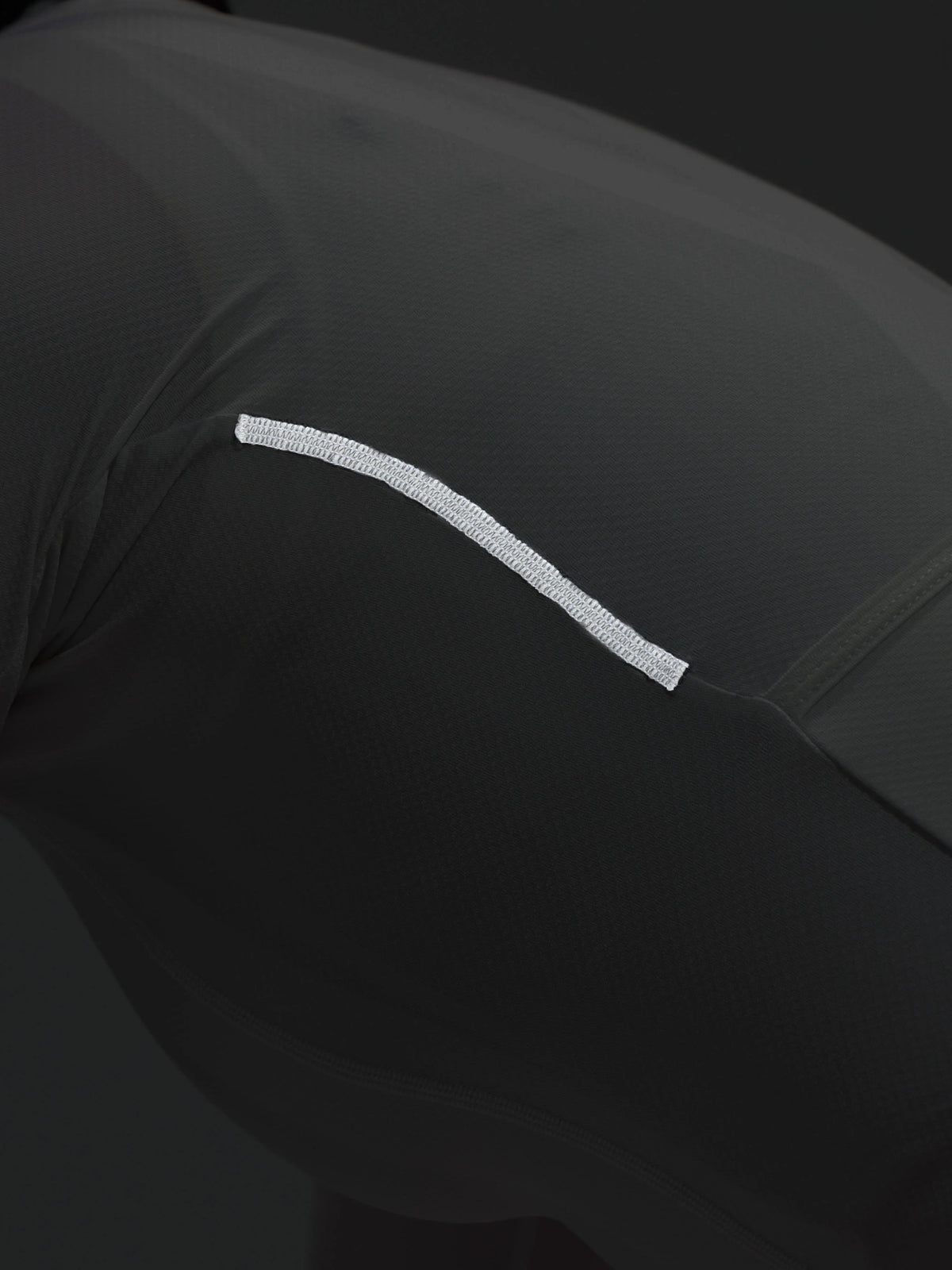 Reflective Rear Thread Detail