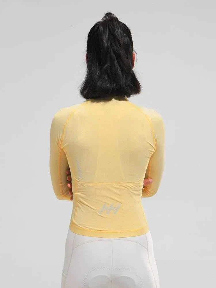 Women’s basic cycling jersey 2025ssxx516 yellow showing fitted back with subtle seam detailing for lameda women’s cycling and moisture-wicking cycling with anti-slip hem