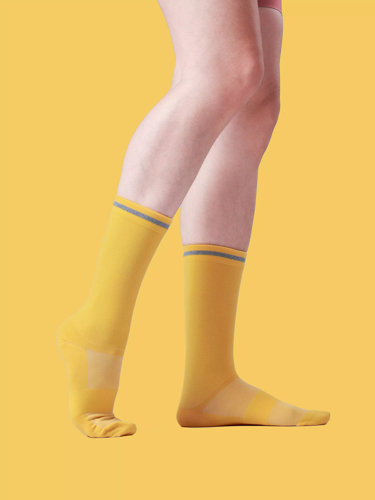 Reflective sports socks 7305 yellow with arch support featuring seamless toes and yellow knee-high design with gray band